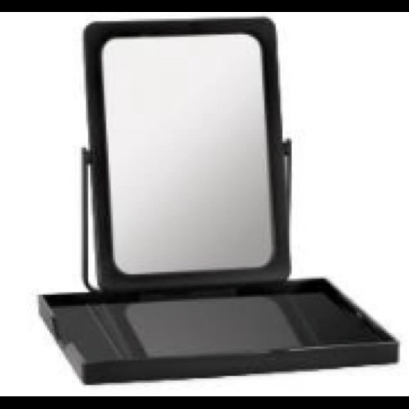 Mary Kay® CC Cream Sunscreen Broad
Spectrum SPF 15* (Very Light) - Picture 2 of 2